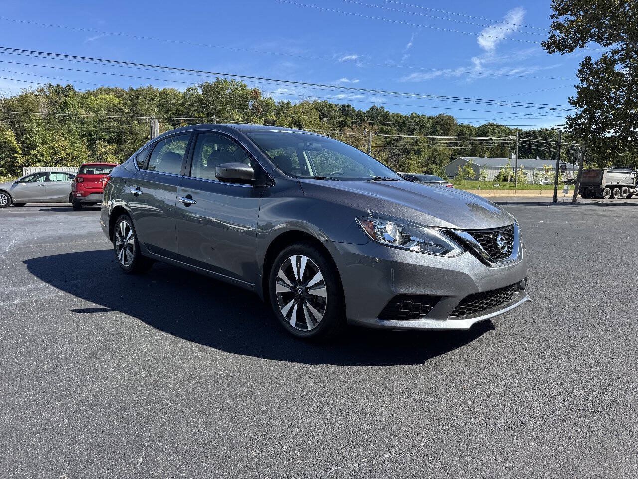 Used 2019 Nissan Sentra SV w/ Special Edition Package FWD image 4