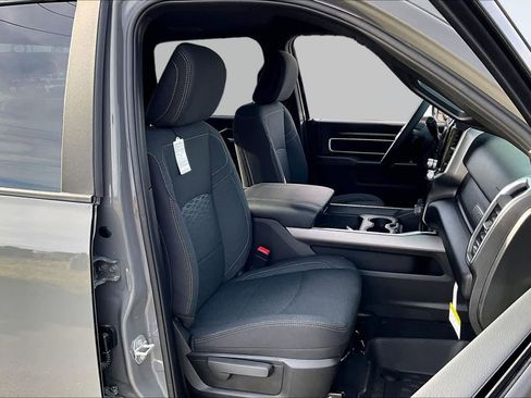 New 2026 RAM 3500 Big Horn AWD/4WD image 14