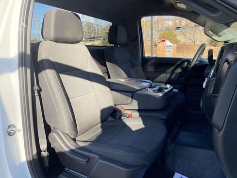 Used 2024 GMC Sierra 2500 Pro w/ Convenience Package image 27