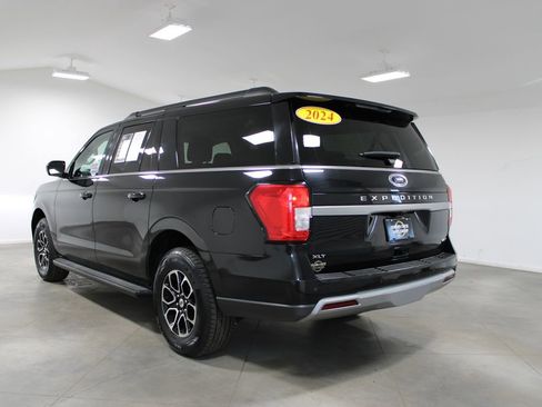 Used 2024 Ford Expedition Max XLT image 7