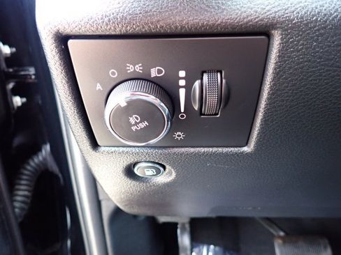 Used 2020 Jeep Grand Cherokee Limited AWD/4WD image 18