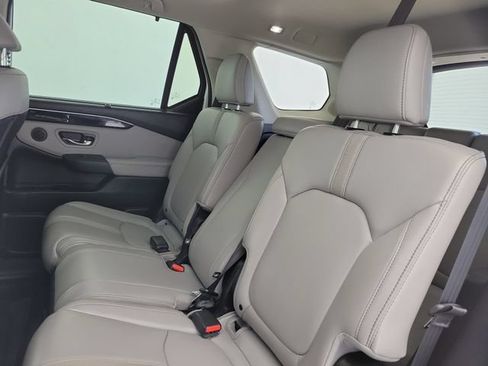 Used 2023 Honda Pilot Touring image 13
