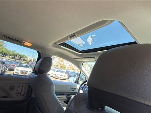 Used 2021 Toyota Sienna XLE AWD/4WD image 21