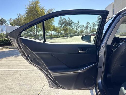 Used 2017 Lexus IS 200t image 13