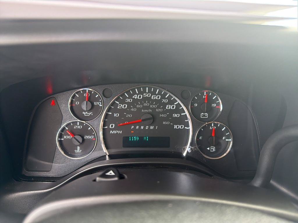 Used 2025 Chevrolet Express 2500 w/ Driver Convenience Package RWD image 10