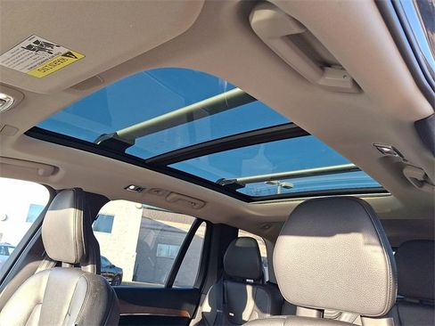 Used 2021 Volvo XC90 T8 Inscription Expression w/ Climate Package image 19
