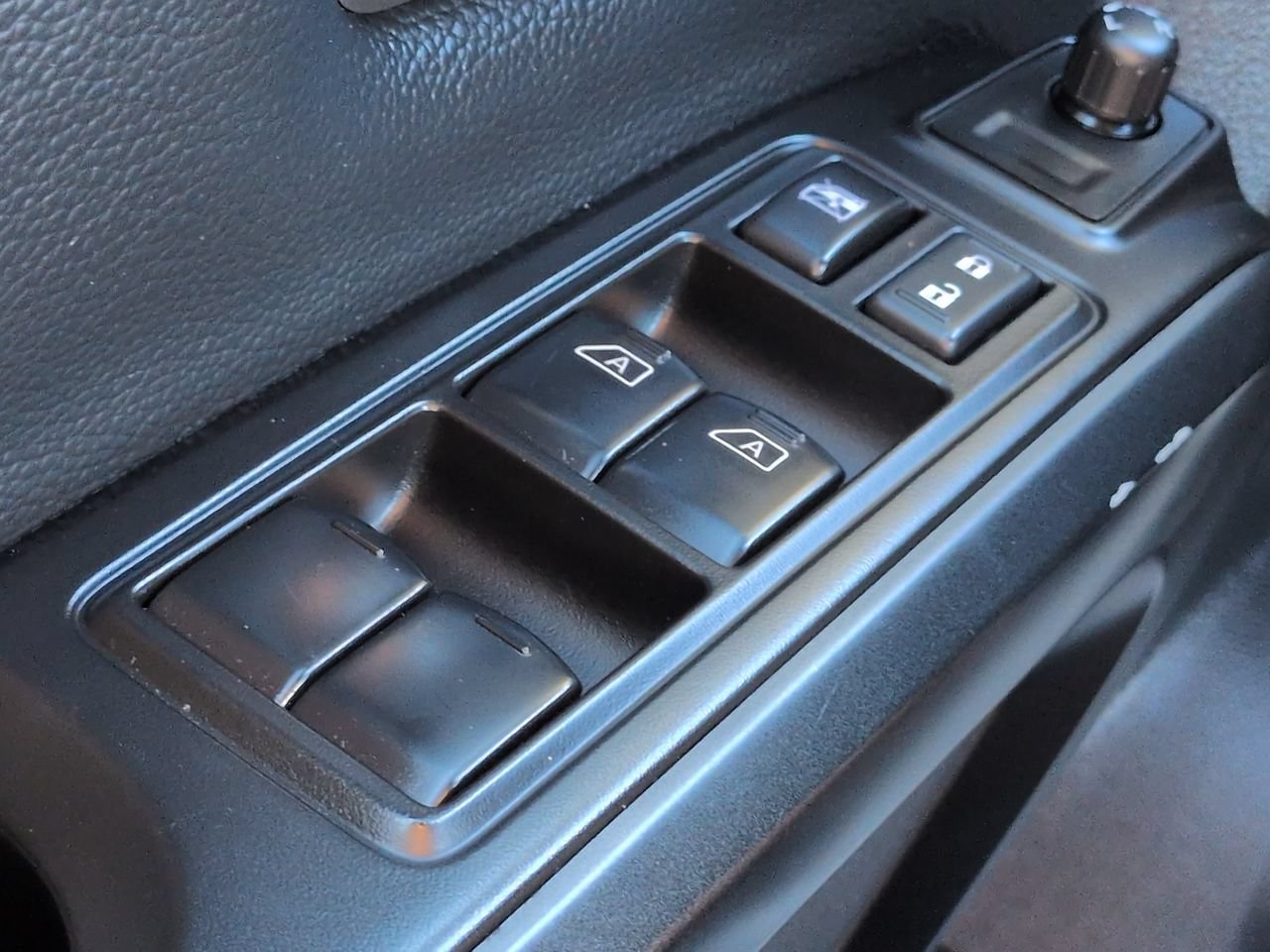 Used 2024 Nissan Titan PRO-4X w/ Pro-4x Utility Package AWD/4WD image 21