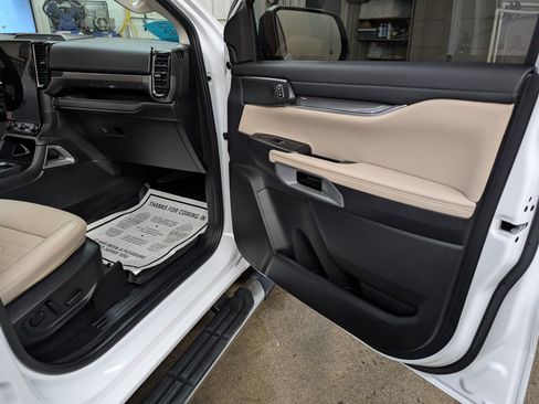 Used 2024 Ford Ranger Lariat w/ Trailer Tow Package image 7