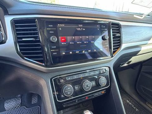 Used 2023 Volkswagen Atlas SE w/ Panoramic Sunroof Package AWD/4WD image 25