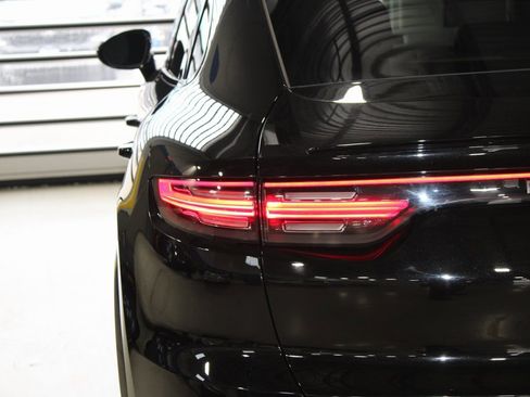 Used 2023 Porsche Cayenne S image 44