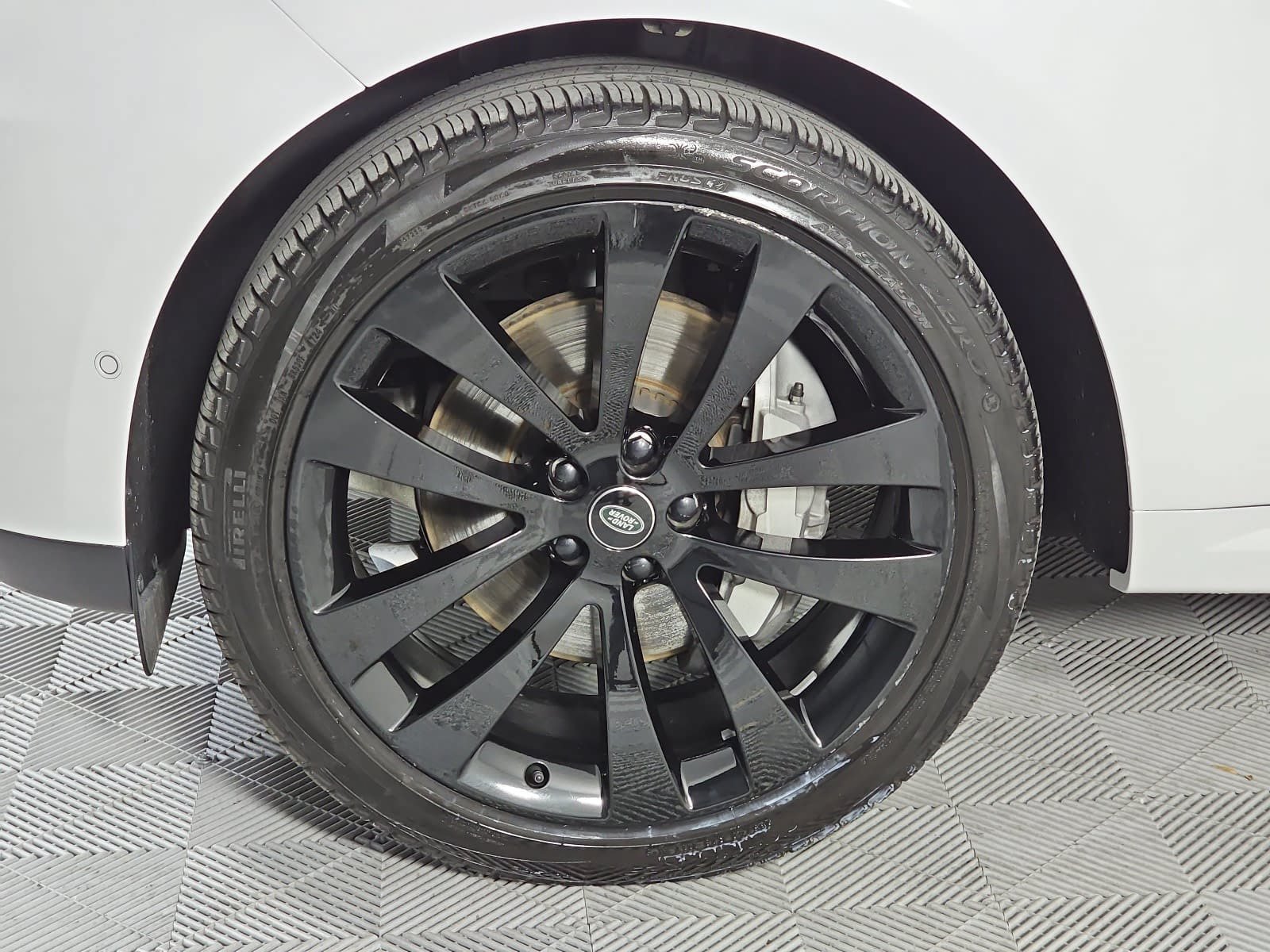 Used 2024 Land Rover Range Rover Sport SE AWD/4WD image 10