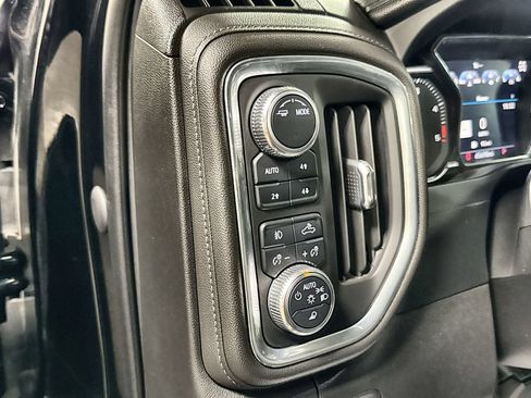 Used 2022 GMC Sierra 3500 Denali AWD/4WD image 16