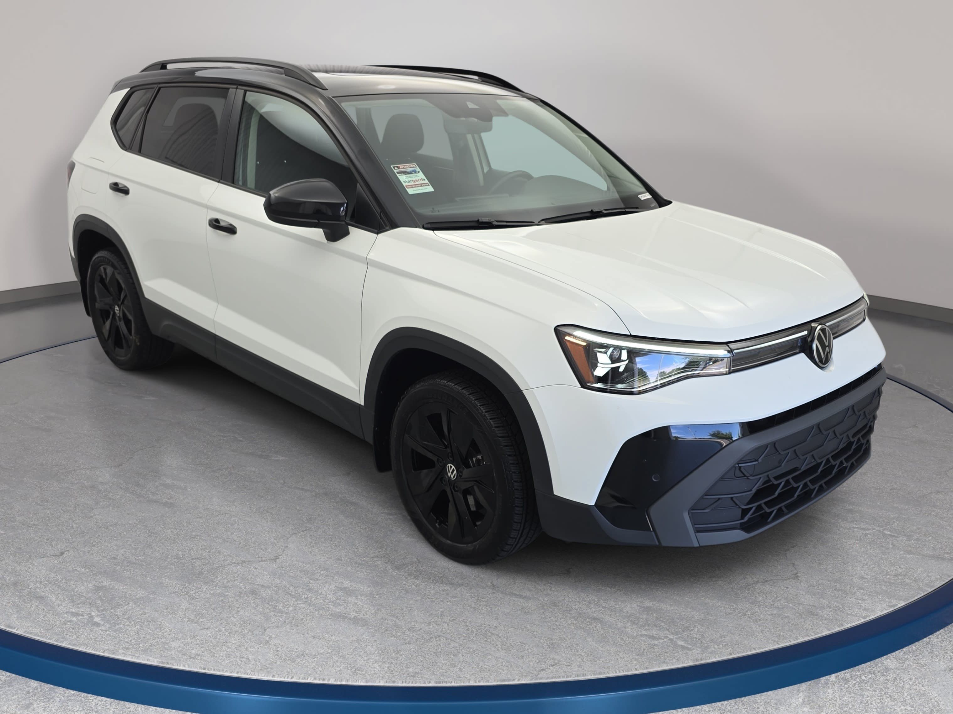 Certified 2025 Volkswagen Taos SE FWD image 3