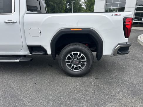 New 2026 GMC Sierra 2500 SLT w/ SLT Premium Package AWD/4WD image 8