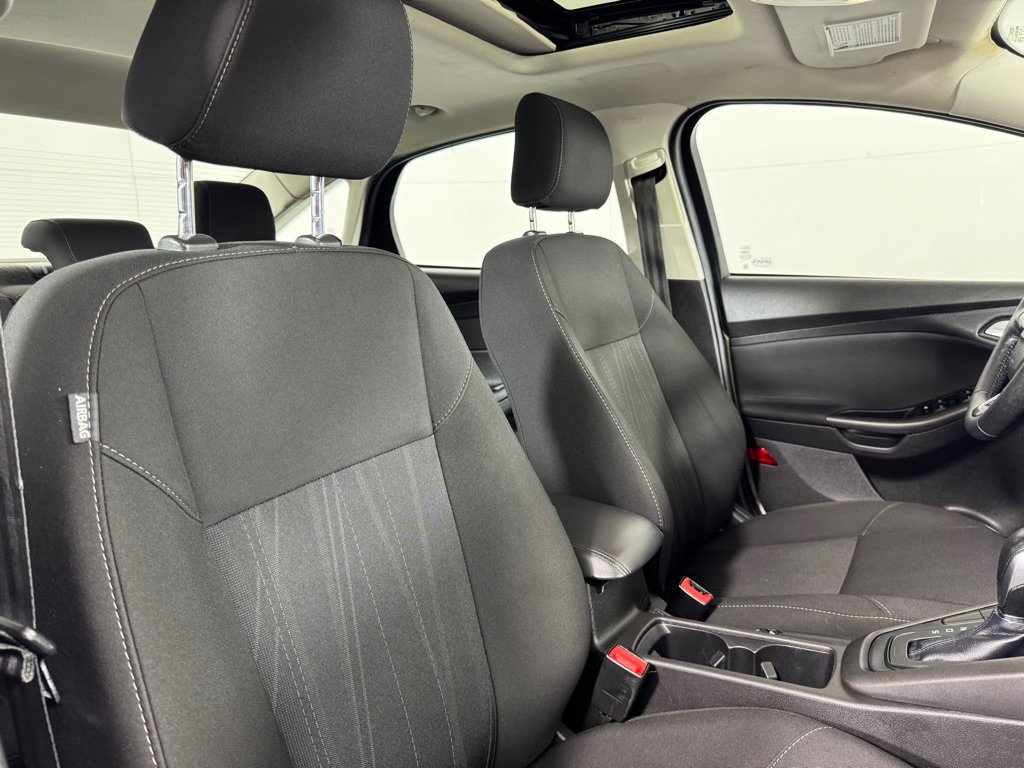Used 2017 Ford Focus SEL w/ Cold Weather Package FWD image 21