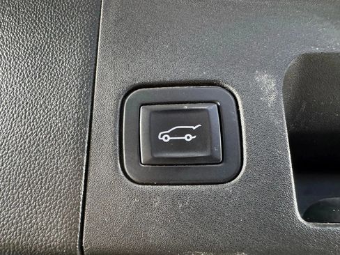 Used 2018 Cadillac XT5 AWD image 27