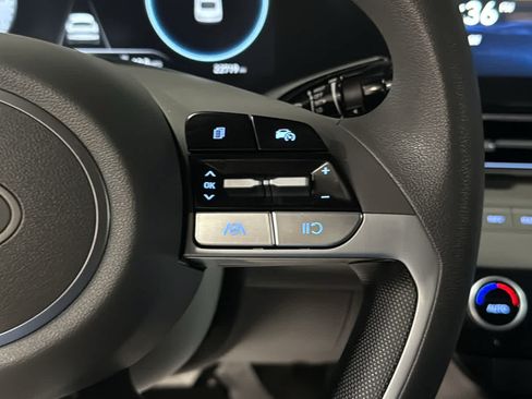 Used 2024 Hyundai Elantra SEL FWD image 13