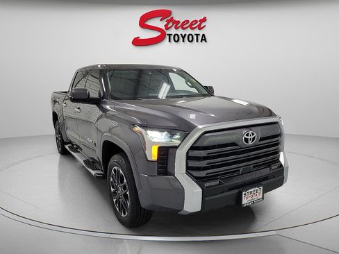 Used 2023 Toyota Tundra Limited w/ Power Package AWD/4WD image 5