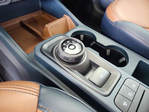 Used 2022 Ford Maverick Lariat w/ Lariat Luxury Package FWD image 14