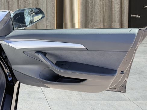 Used 2023 Tesla Model 3 Standard Range image 52