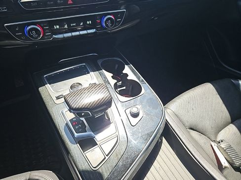 Used 2017 Audi Q7 3.0T Prestige image 24