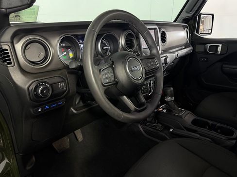 Used 2023 Jeep Wrangler Unlimited w/ Cold Weather Group image 21