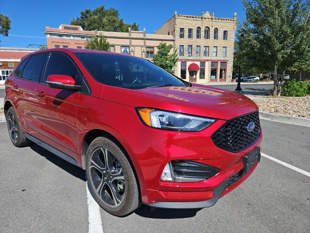 Used 2023 Ford Edge ST AWD/4WD image 3