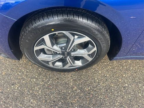 Used 2019 Kia Forte LXS image 18