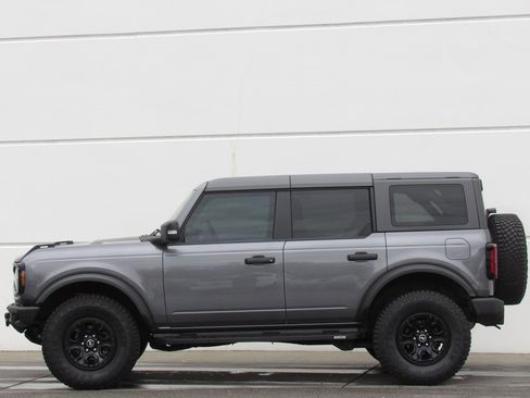 Used 2023 Ford Bronco Wildtrak image 4