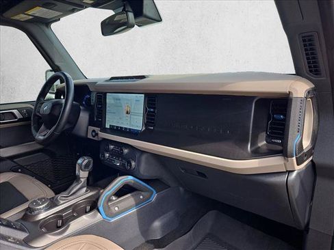 Used 2022 Ford Bronco Wildtrak AWD/4WD image 19
