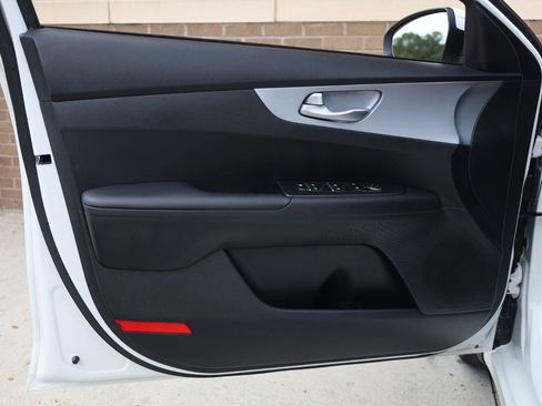 Used 2024 Kia Forte LXS FWD image 12