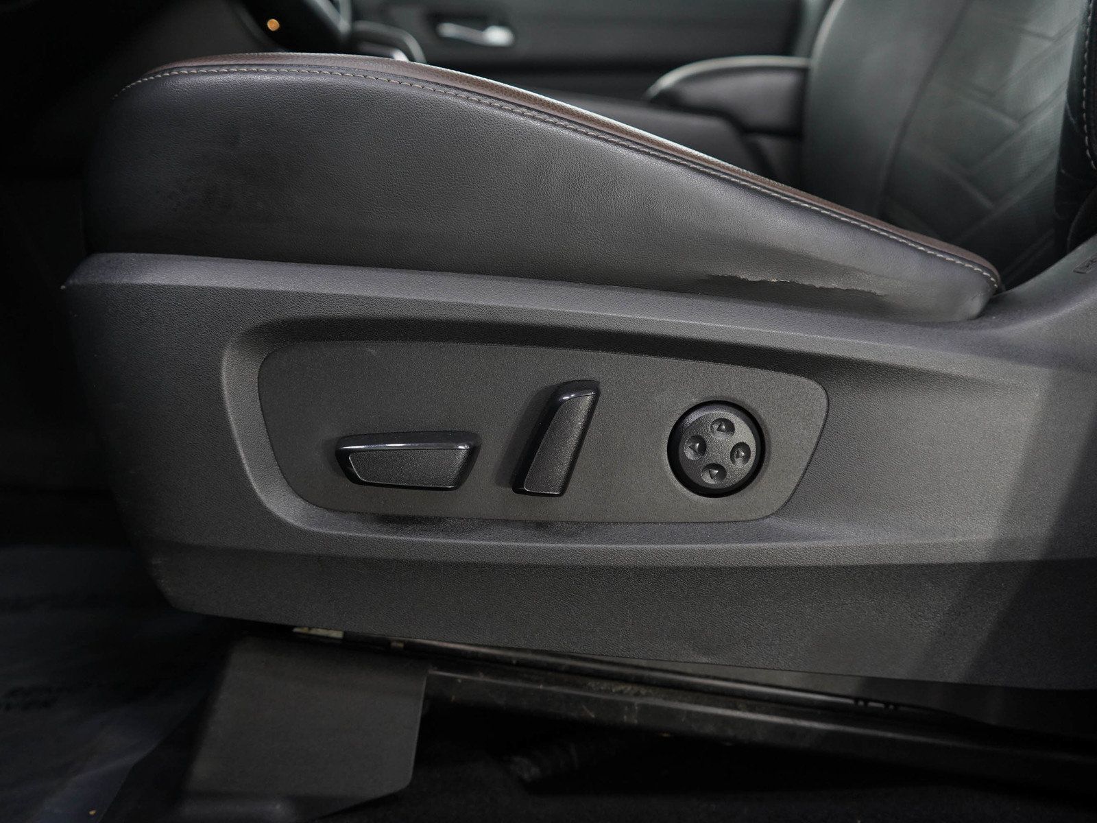 Used 2022 Nissan Pathfinder Platinum AWD/4WD image 21