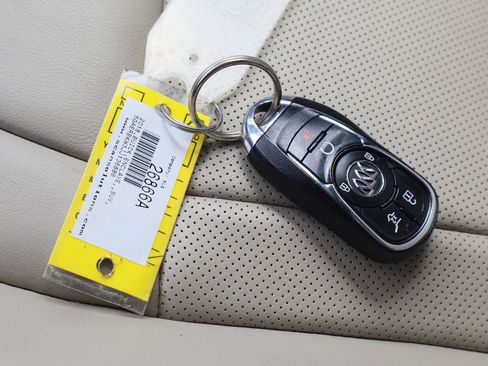 Certified 2018 Buick Enclave Essence FWD image 35