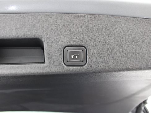 Used 2025 Buick Enclave Avenir AWD/4WD image 25