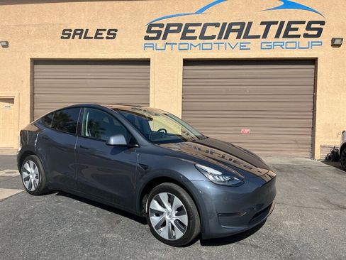 Used 2023 Tesla Model Y AWD image 1