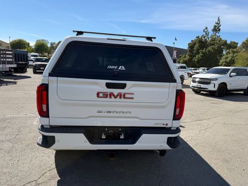 Used 2020 GMC Sierra 2500 AT4 w/ AT4 Premium Package AWD/4WD image 4