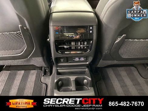 Used 2025 Jeep Grand Cherokee L Altitude AWD/4WD image 26