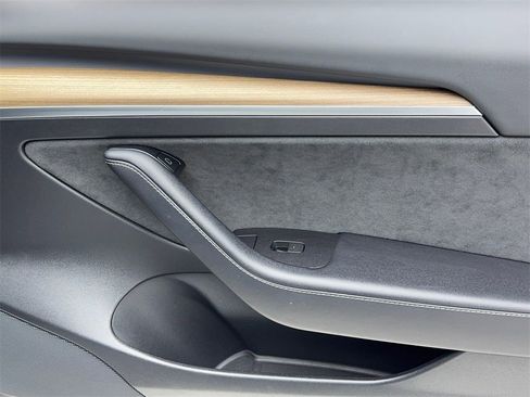 Used 2021 Tesla Model 3 Standard Range Plus image 49