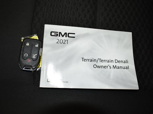 Used 2021 GMC Terrain SLE w/ Driver Convenience Package FWD image 16