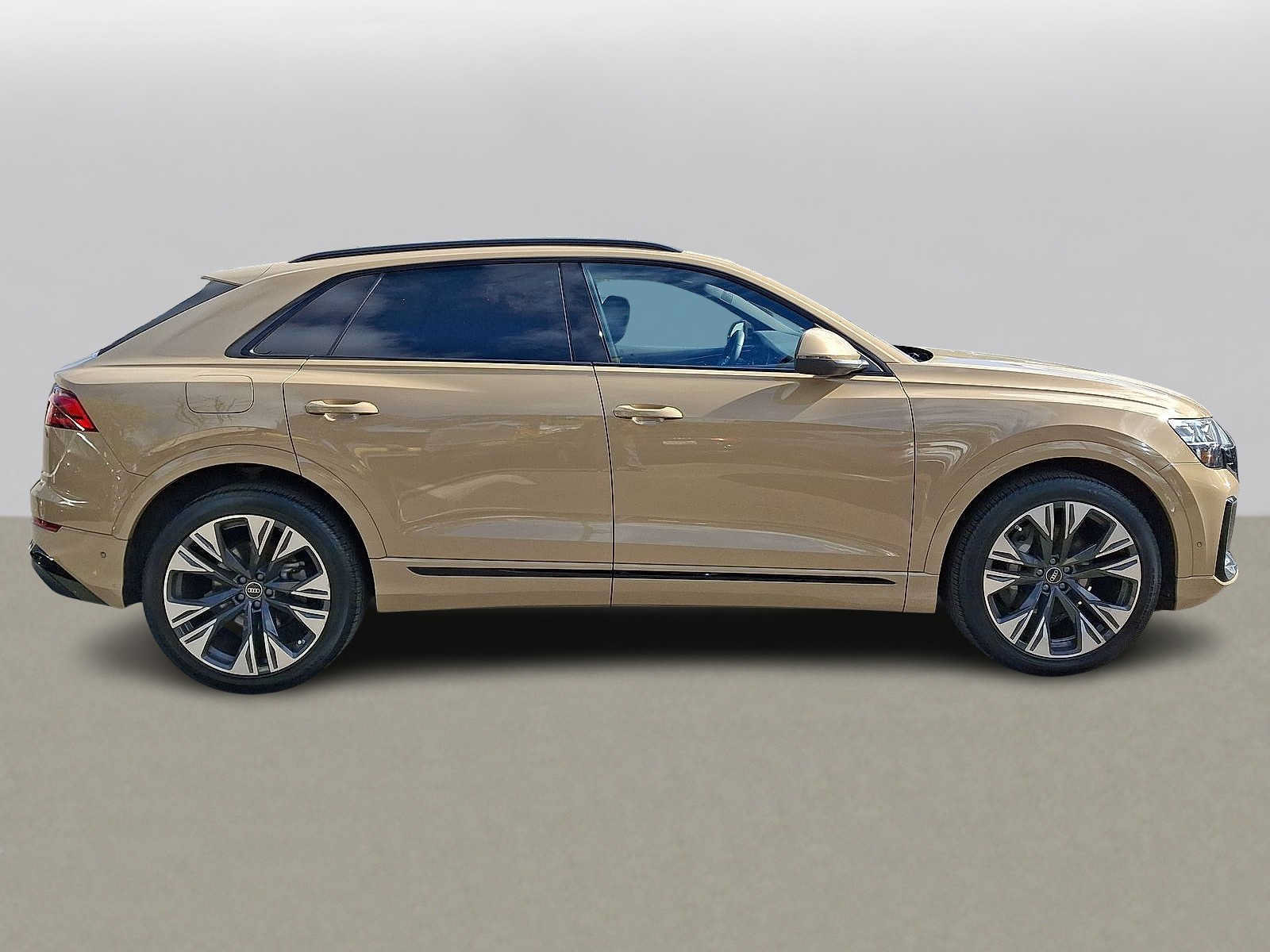 Certified 2025 Audi Q8 Prestige AWD/4WD image 32