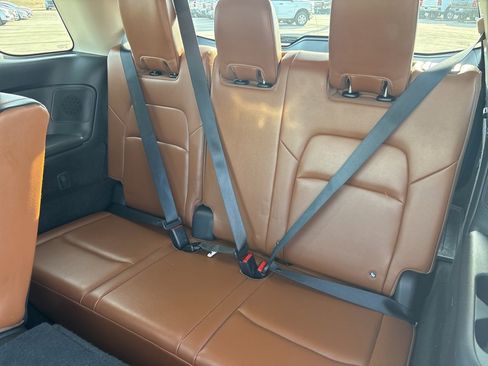 Used 2023 Nissan Pathfinder Platinum w/ Cargo Package image 33