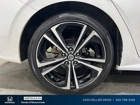 Used 2020 Nissan Sentra SR w/ Electronics Package FWD image 10