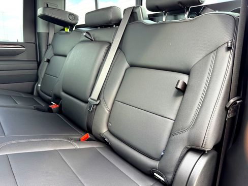 Used 2025 Chevrolet Silverado 3500 LTZ w/ LTZ Convenience Package image 18