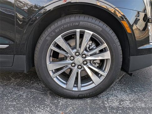 Certified 2025 Cadillac XT5 Premium Luxury image 11