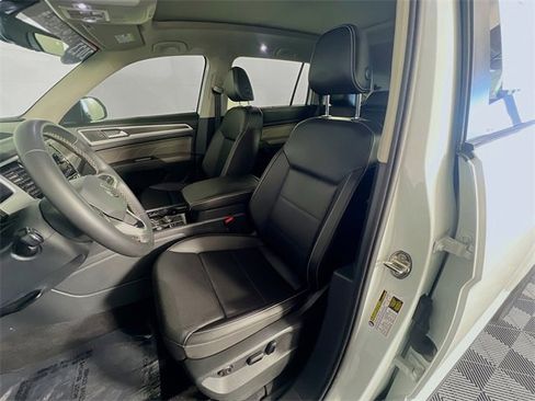 Used 2023 Volkswagen Atlas SE image 9
