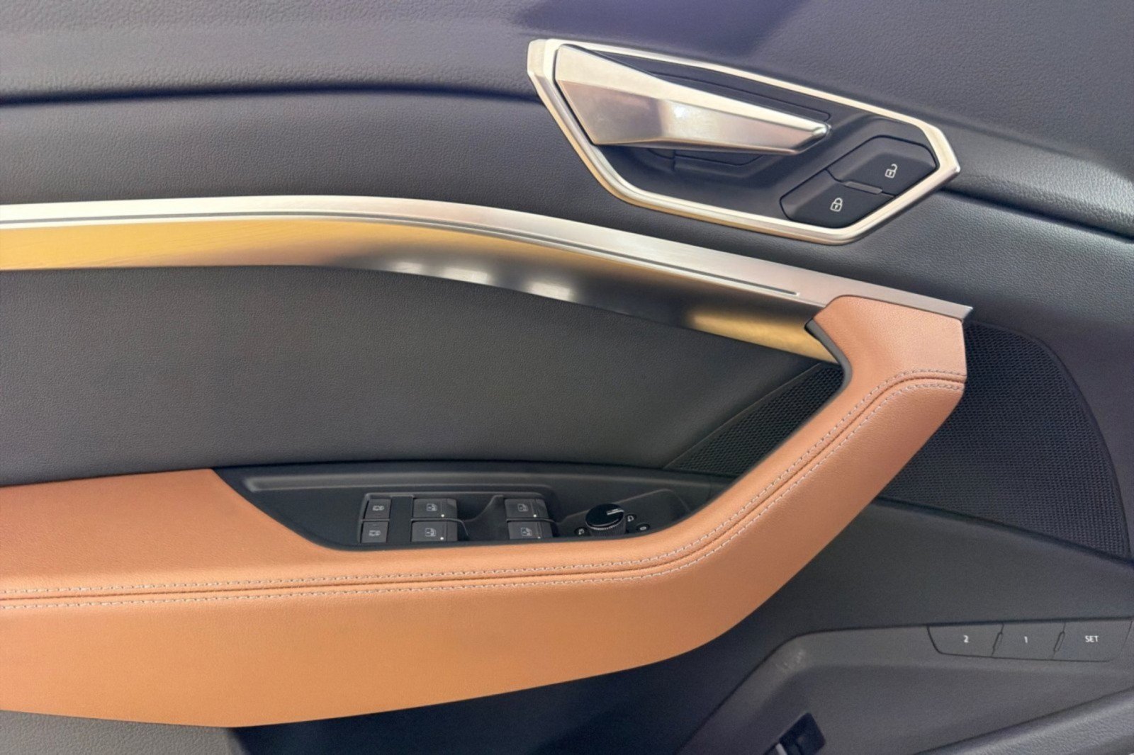 Used 2024 Audi Q8 e-tron Premium Plus AWD/4WD image 10