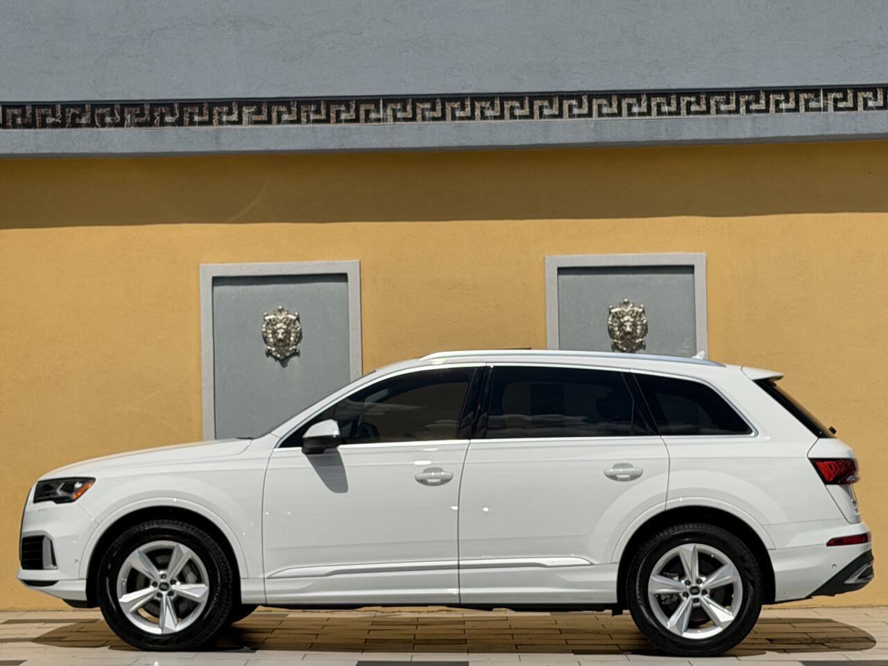Used 2023 Audi Q7 2.0T Premium w/ Convenience Package AWD/4WD image 8