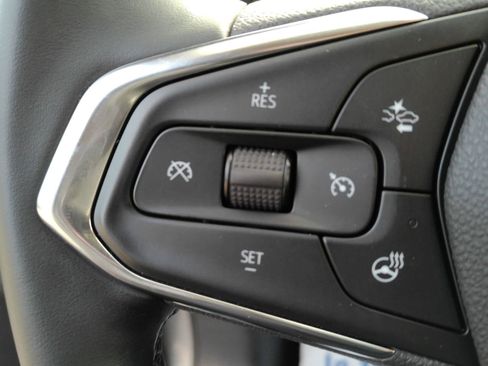 Used 2025 Chevrolet Trax ACTIV w/ Sunroof Package FWD image 23