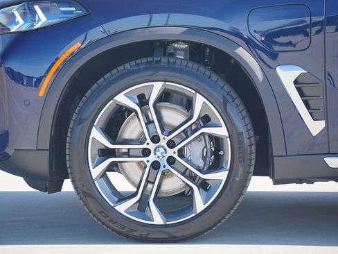 New 2026 BMW X5 xDrive50e w/ Premium Package image 5
