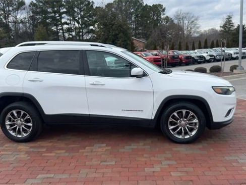 Used 2021 Jeep Cherokee Latitude Plus image 4